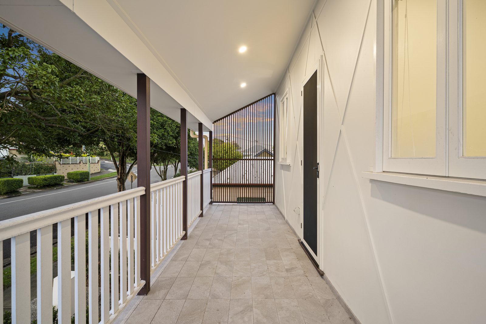 Real Estate Photo Editing Turnaround Time Guide: How 12-Hour Overnight & 4-Hour Rush SLAs Work (2026)