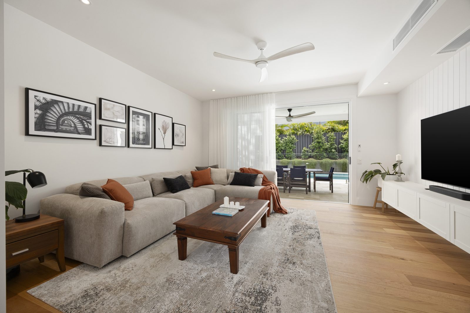 Window Pull Real Estate Photo Editing Guide: Crisp Exterior Views Without Halos in Flambient & HDR (2026)